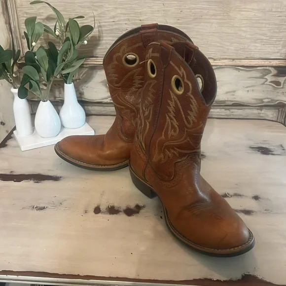 Ariat Boots 🥾 U.S. 4 - Picture 11 of 13